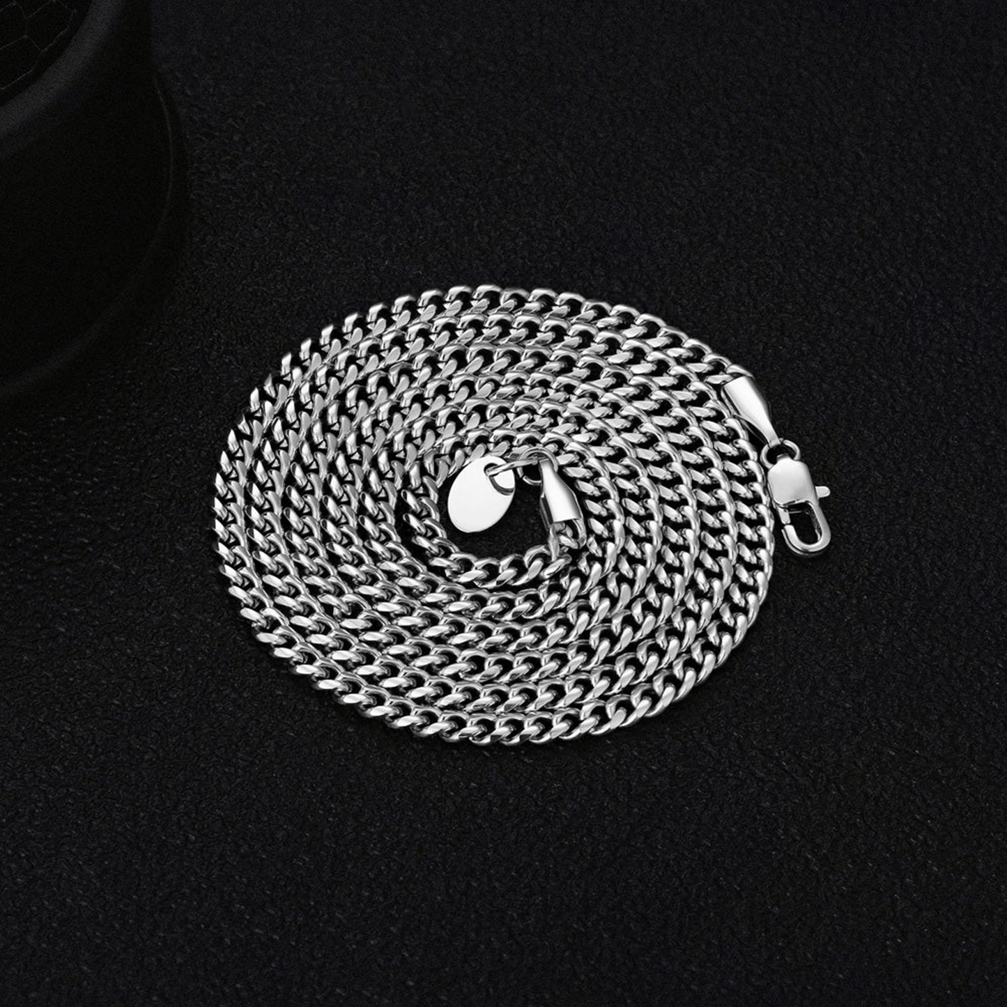 Cadenas | Lion Luxury