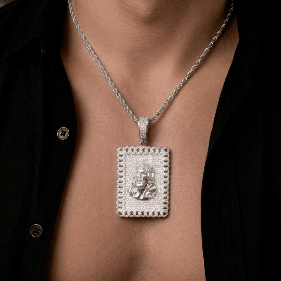 Cómo elegir una cadena para dije de hombre: guía de compatibilidad - Lion Luxury