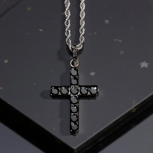 Collar Cruz Eterna Black - Plata 925 | Moissanita