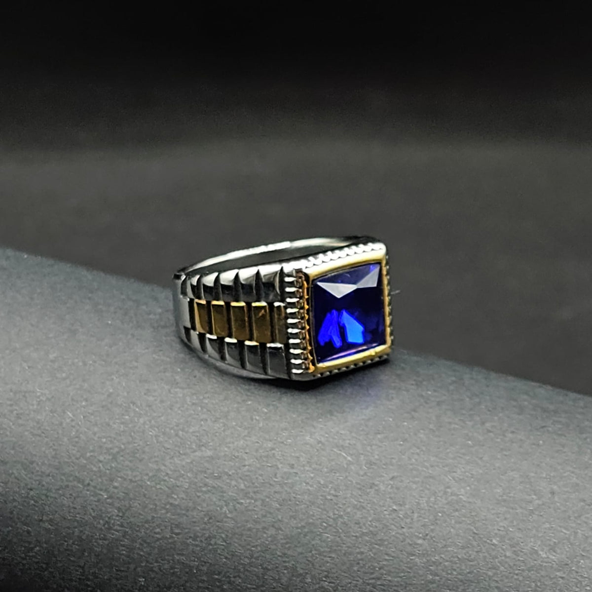 Anillo Blue Magic – Acero 316L con Circonia 5A | Lion Luxury