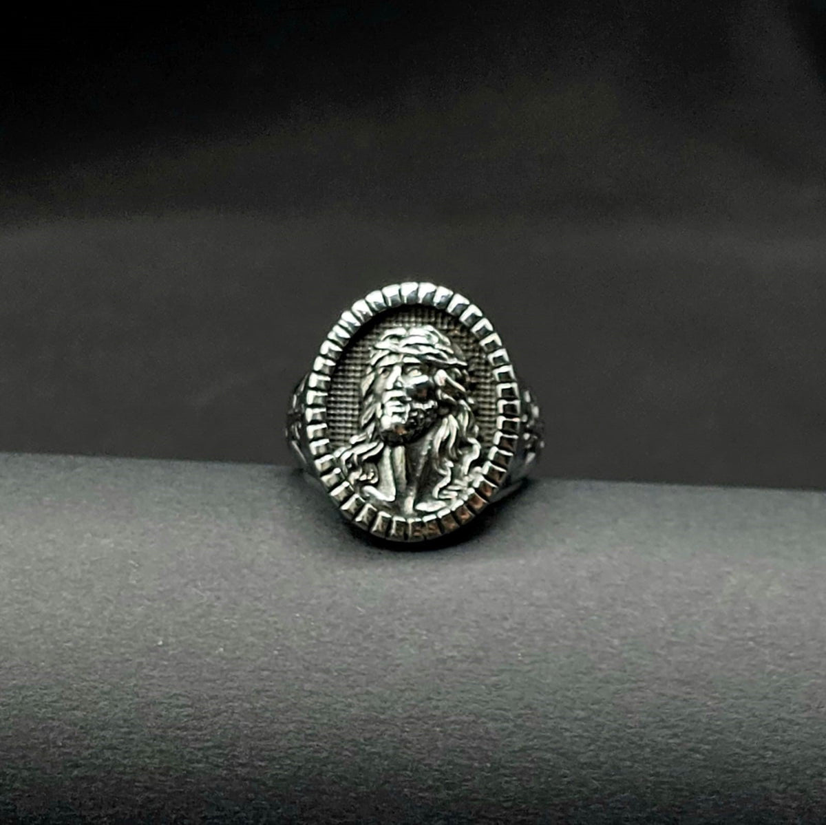 Anillo Victory – Acero 316L con Circonia 5A – detalle 3