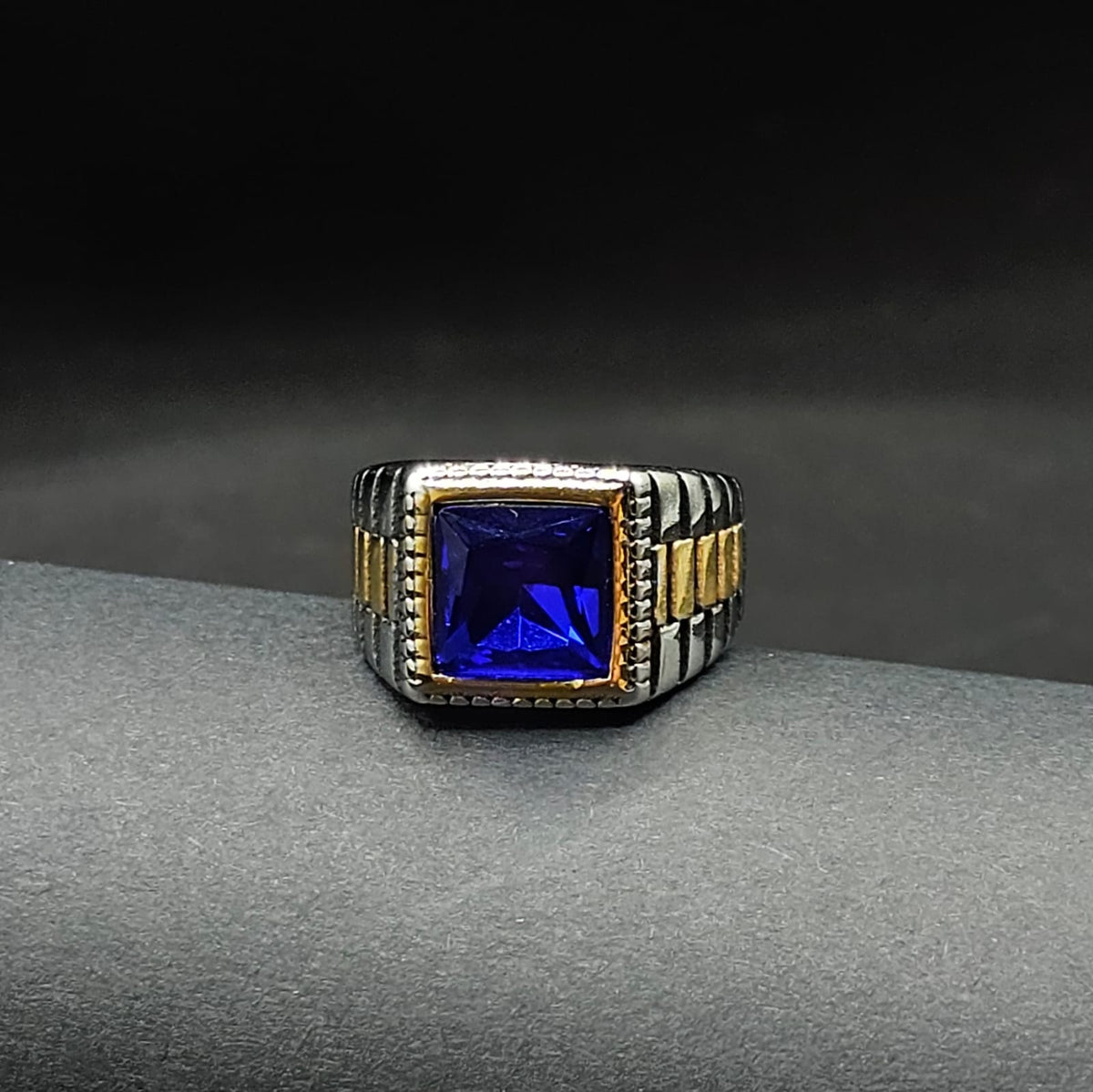 Anillo Blue Magic – Acero 316L con Circonia 5A – detalle 2