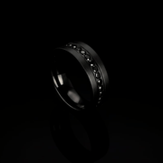 Anillo Eros Black – Acero 316 con Moissanita – detalle 3