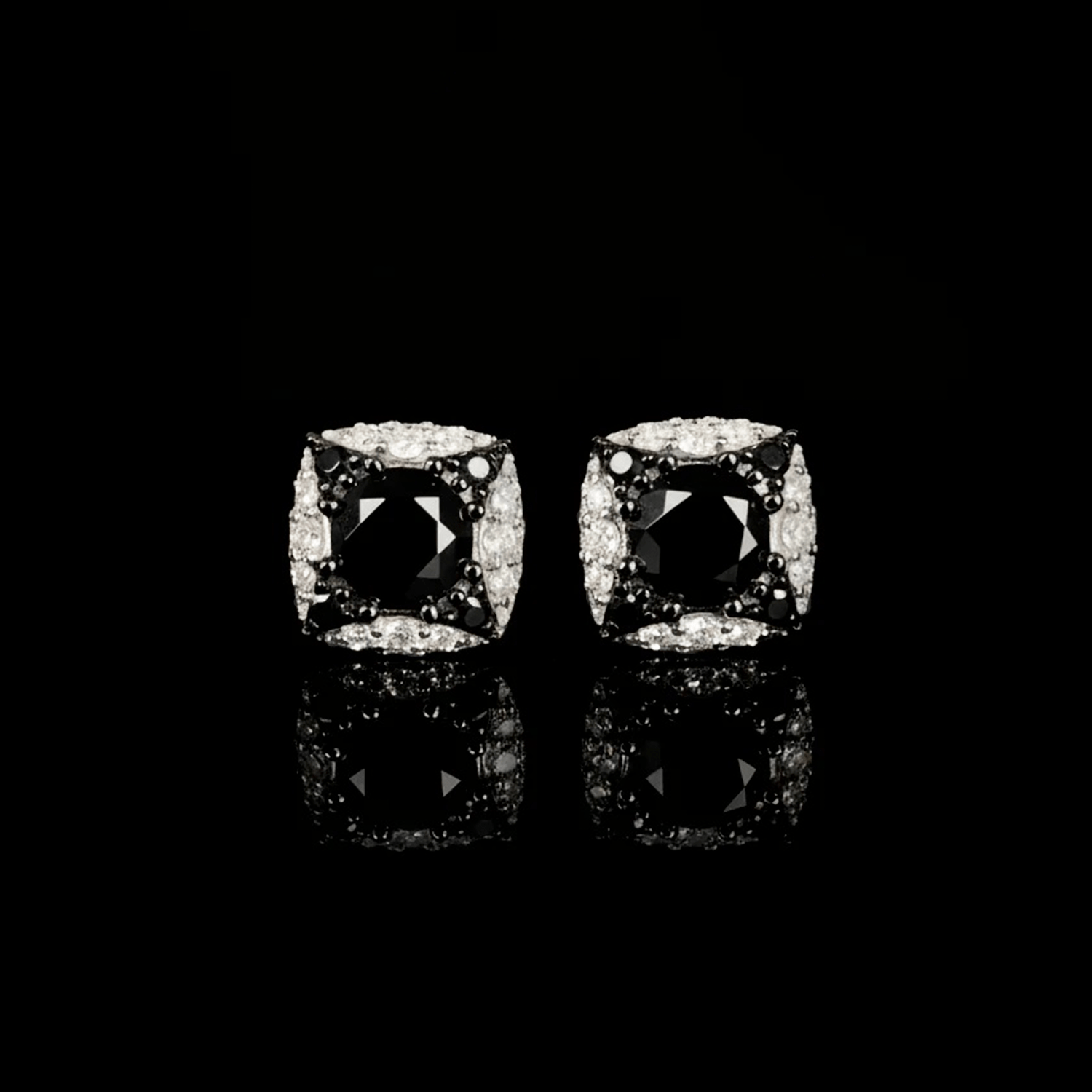 ARETES | Lion Luxury