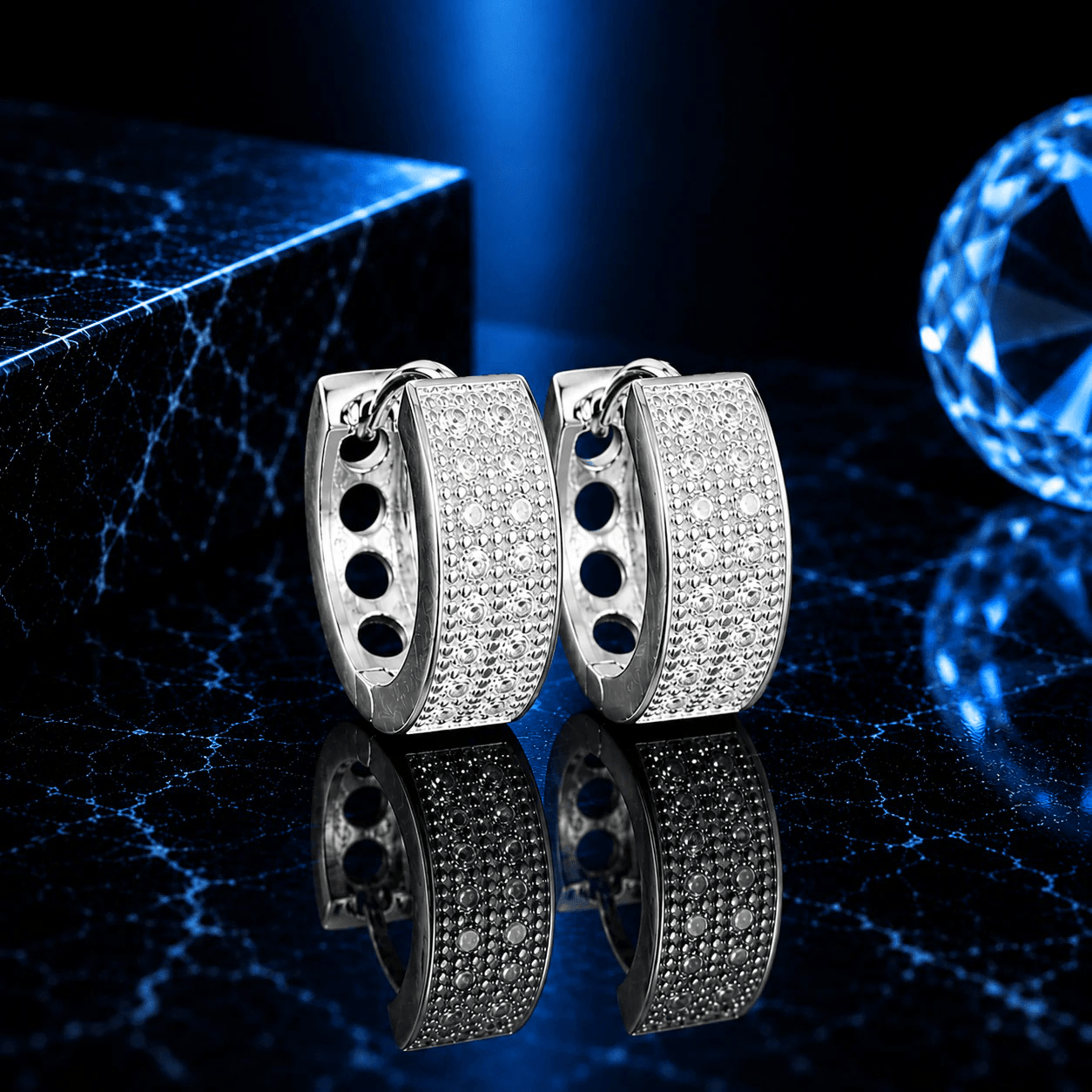 ARETES | Lion Luxury