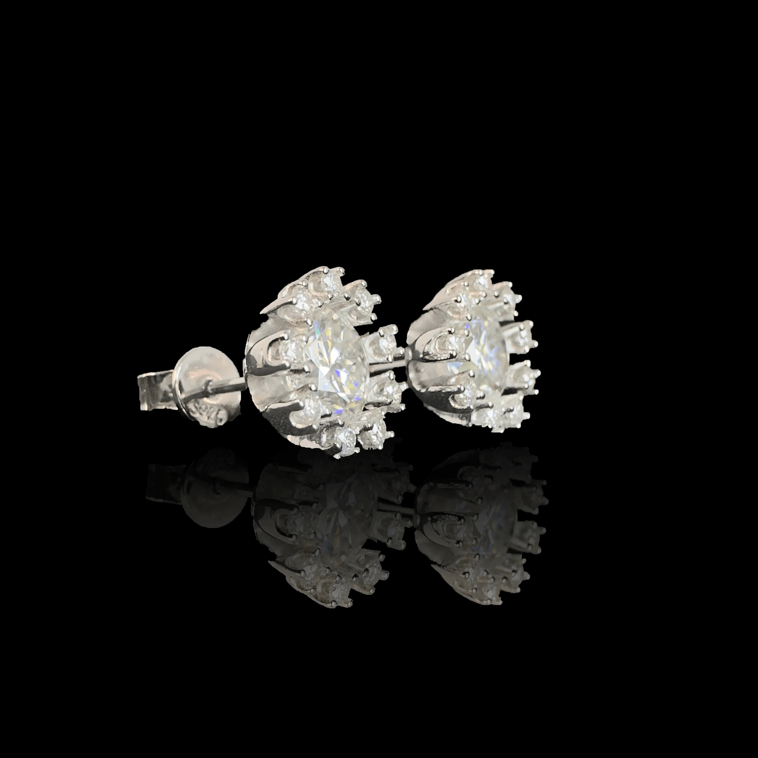 ARETES | Lion Luxury