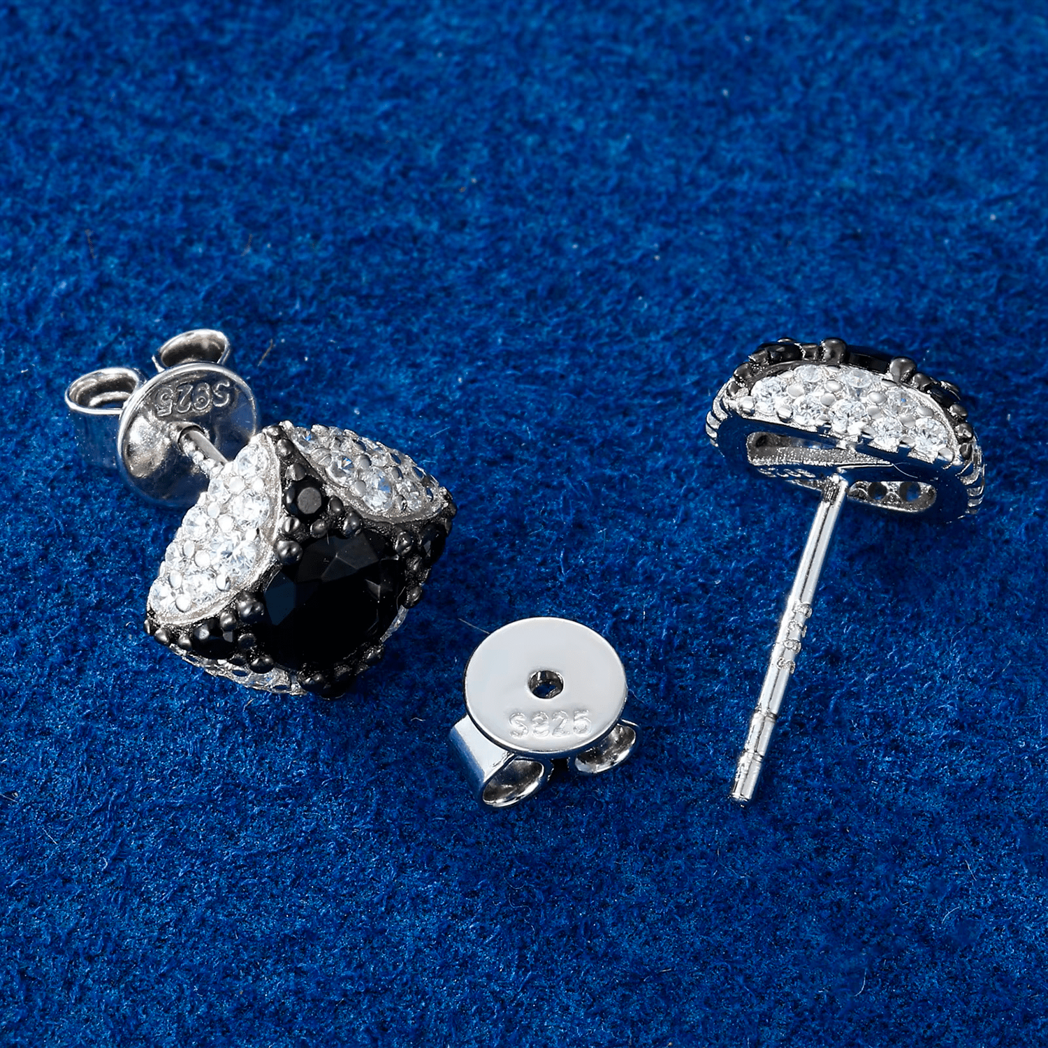 ARETES | Lion Luxury
