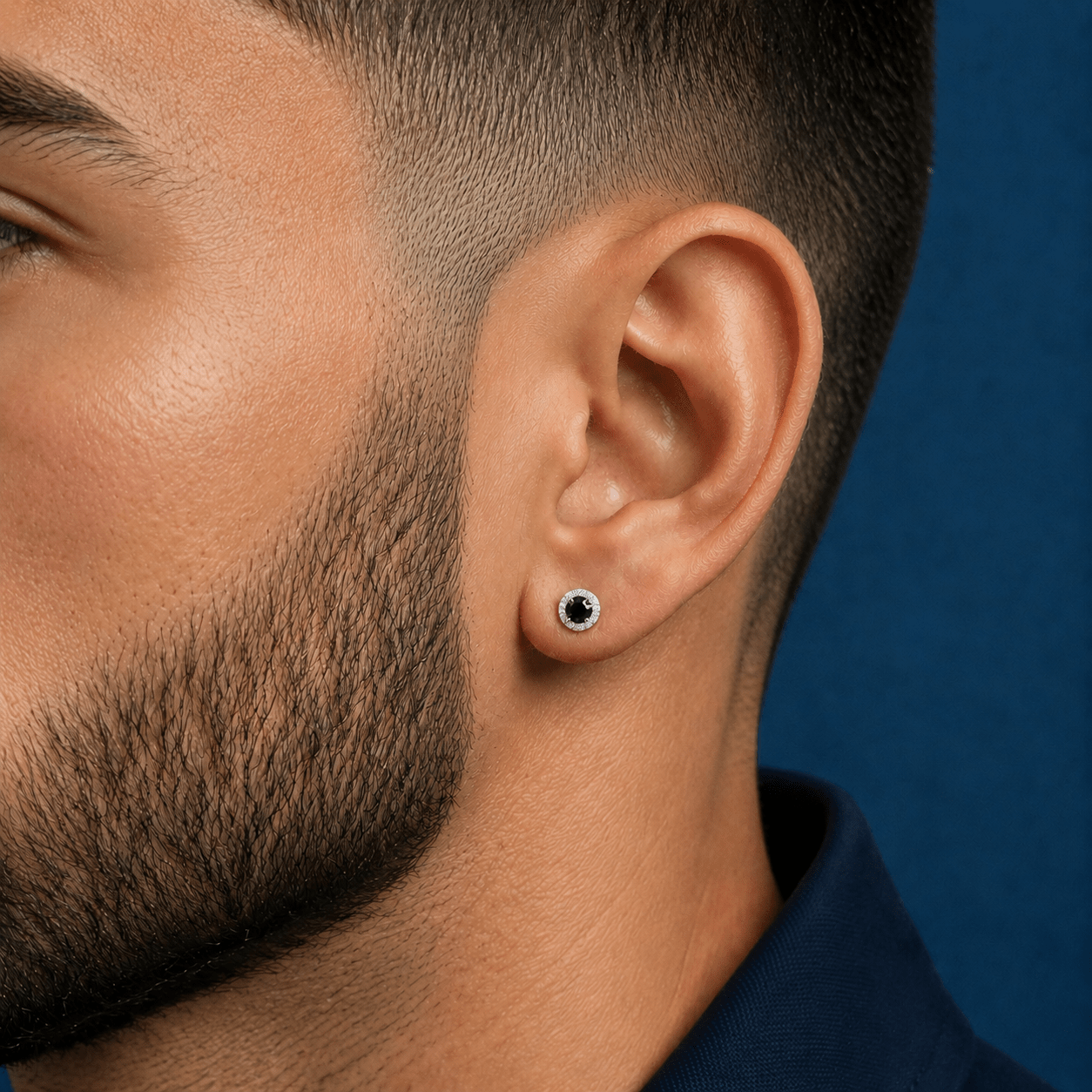 Arete Astra Black 6.5mm – Plata 925 con Moissanita – detalle 2