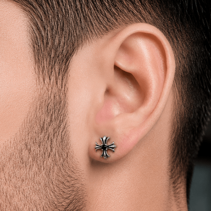 Arete Arcane Cross 8.5mm – Acero 304L con Circonia 5A – detalle 2