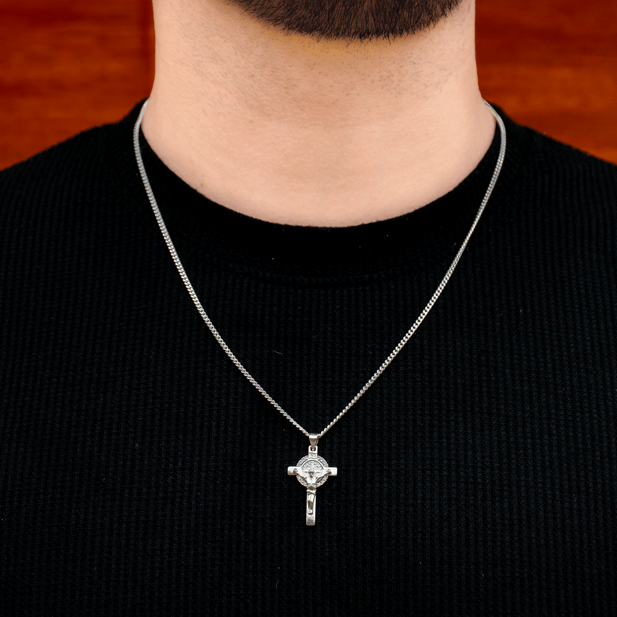 Collar Cruz de San Benito – Plata 950 | Lion Luxury