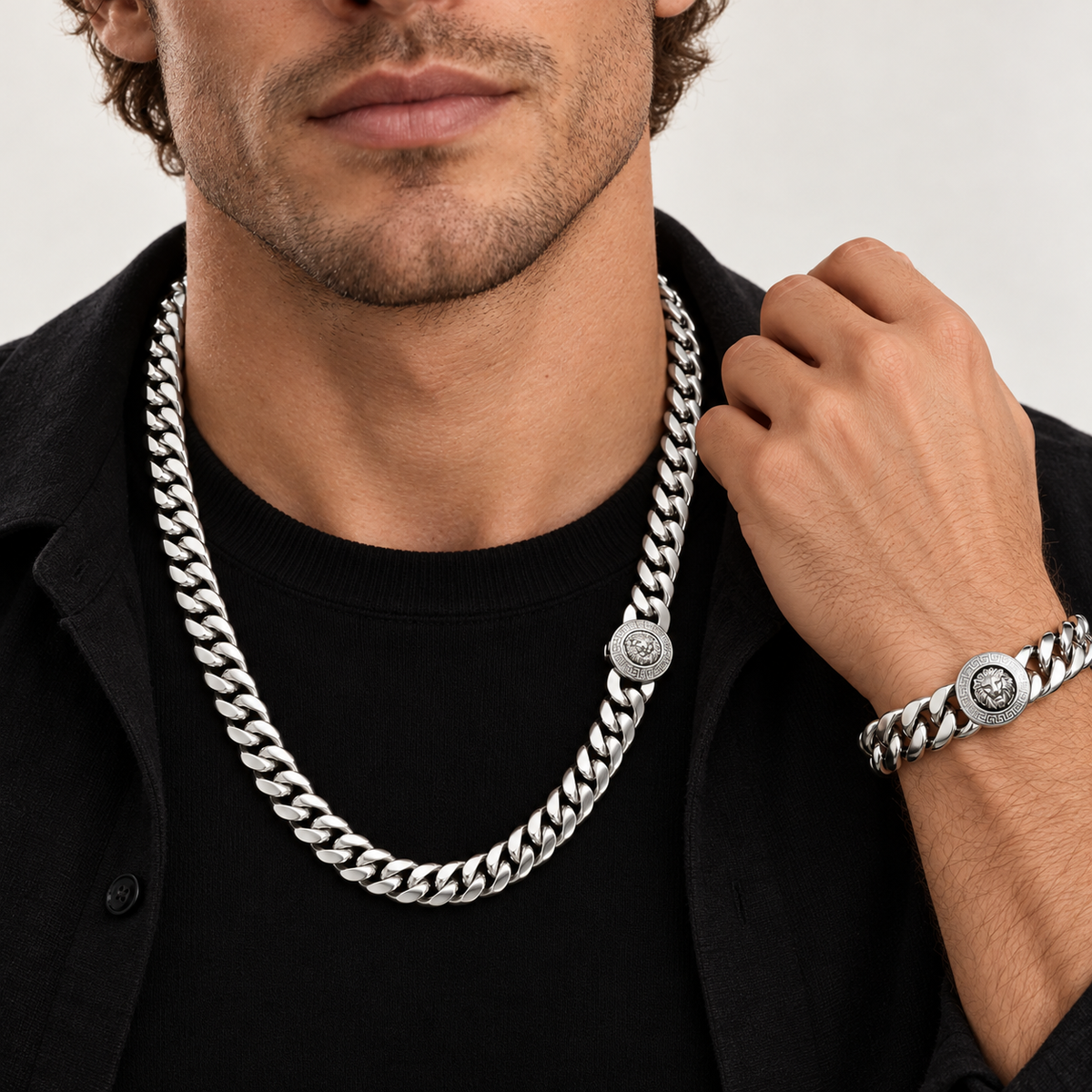 Combo cadena + pulsera Lion Silver 12mm – Acero 316L plateado en modelo masculino