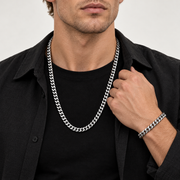 Combo de cadena y pulsera Miami Cuban Silver 8mm – Acero 316L, color plateado, en modelo masculino.