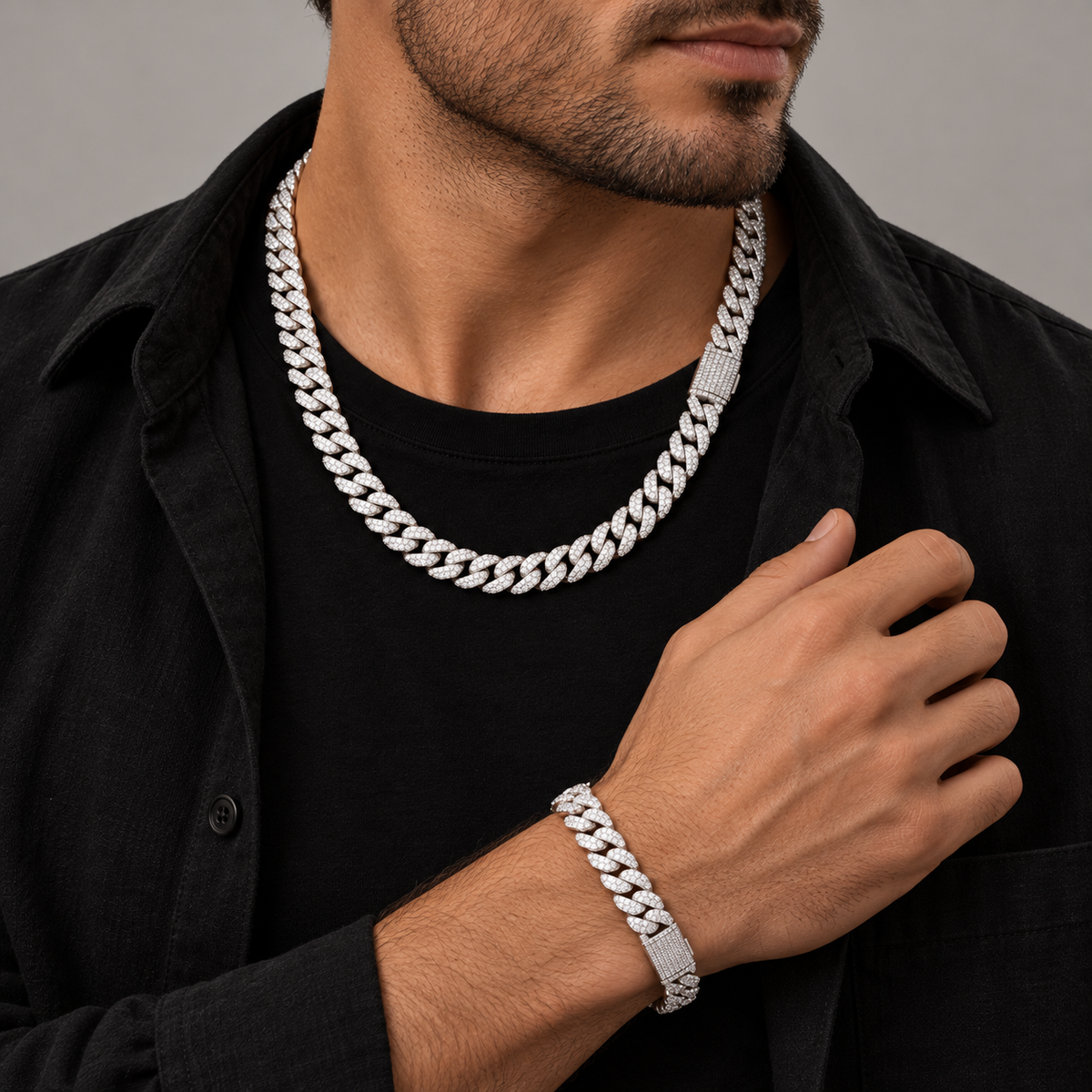 Combo cadena + pulsera Prong 8mm – Plata 925 con Moissanita plateado en modelo masculino
