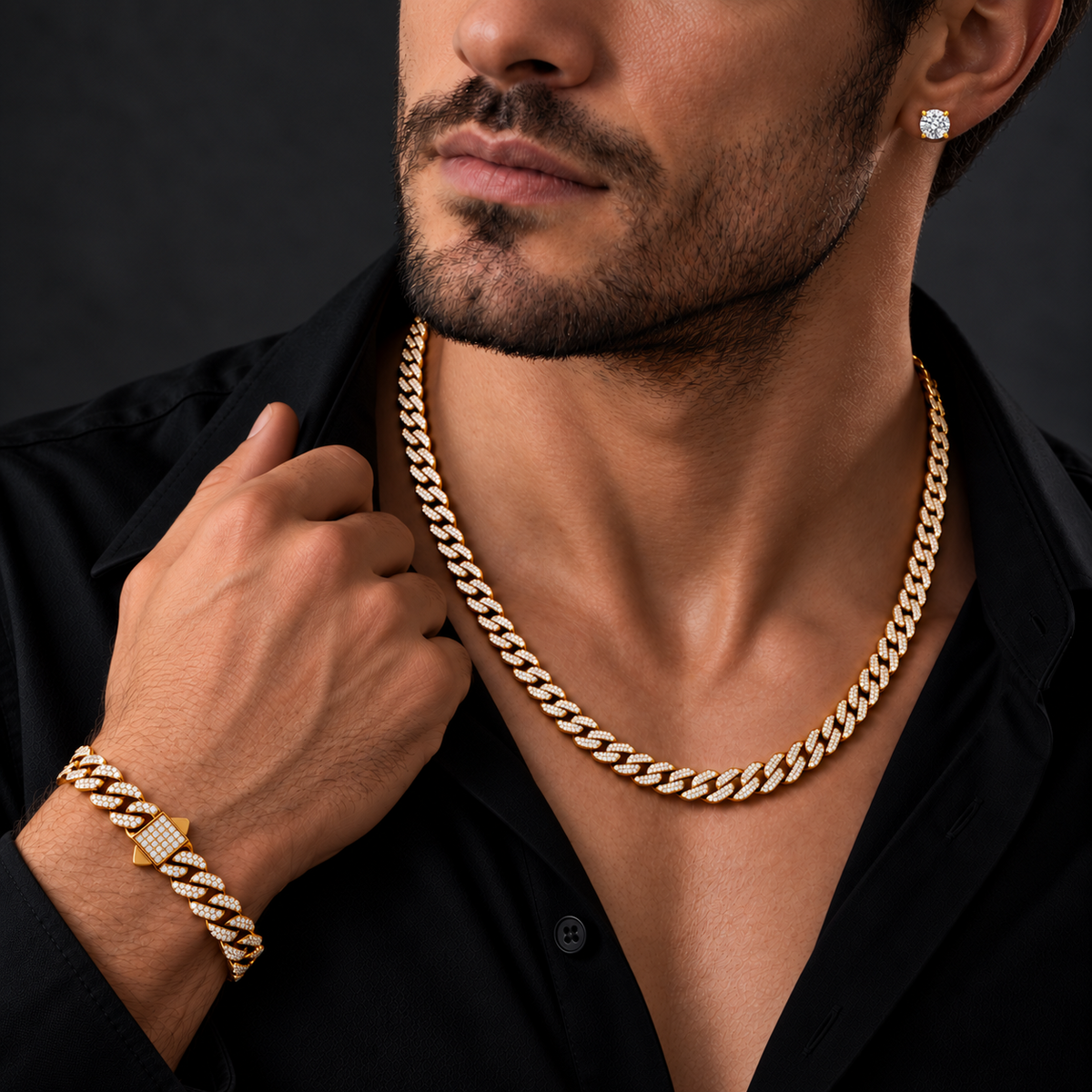 Set Lion Luxury dorado de cadena y pulsera cubanas con aretes Zeus de piedra blanca