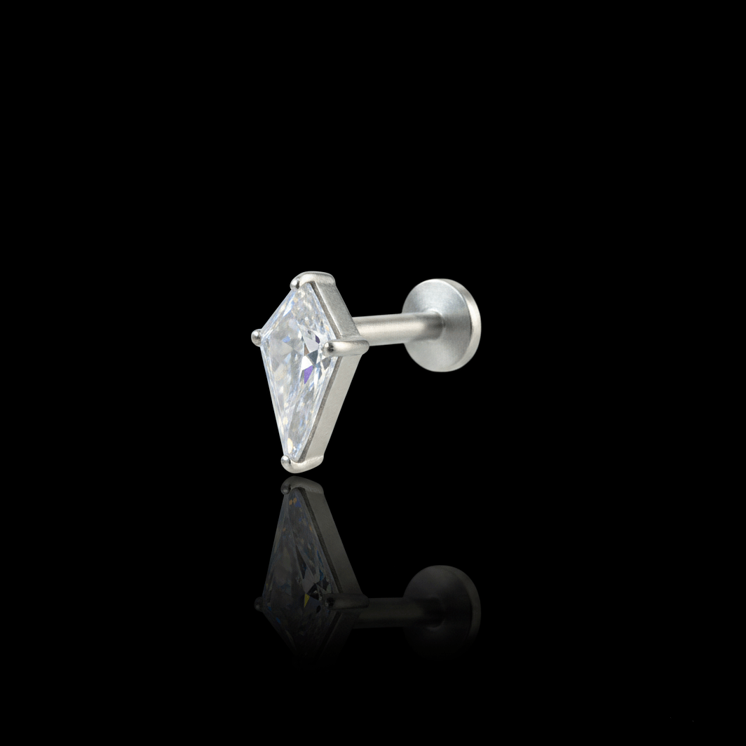 Piercing Moonlight 7mm – Titanio Grado Implante con Circonia 5A | Lion Luxury