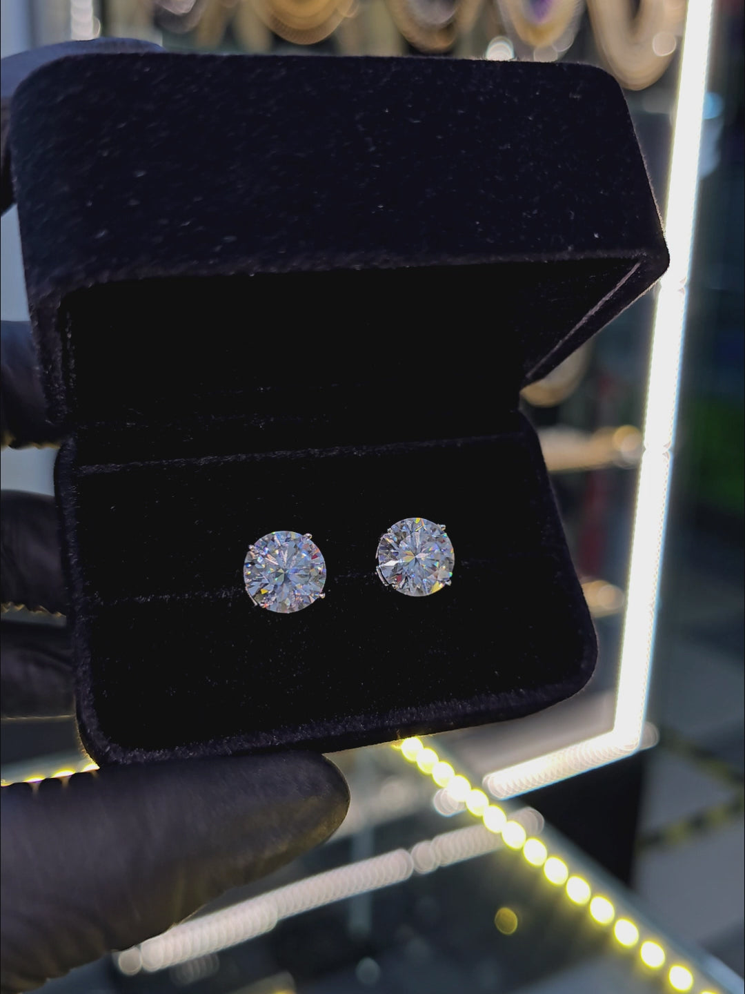 Arete Diamond 11mm – Plata 925 con Moissanita – video | Lion Luxury