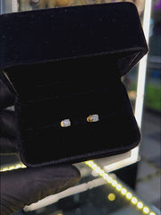 Arete Prisma 4mm – Plata 925 con Moissanita – video | Lion Luxury