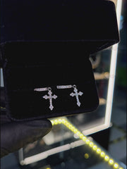 Arete Cross Gotic 29.5mm – Plata 925 con Moissanita – video | Lion Luxury