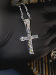 Collar Cross Diamond – Plata 925 con Moissanita – video | Lion Luxury