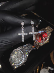 Arete Divine Cross 21mm – Plata 925 con Moissanita – video | Lion Luxury
