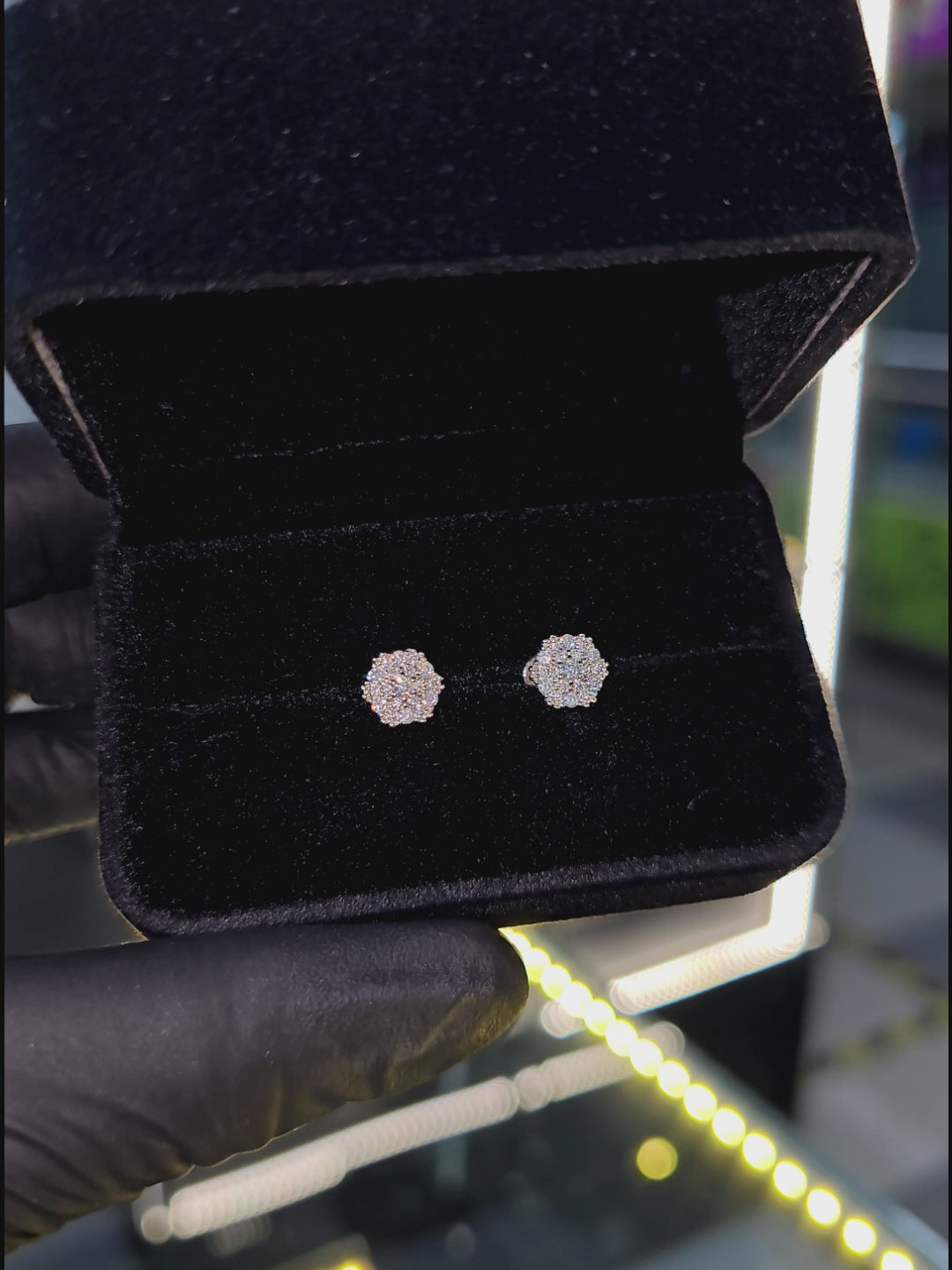 Arete Prestige 7.5mm – Plata 925 con Moissanita – video | Lion Luxury