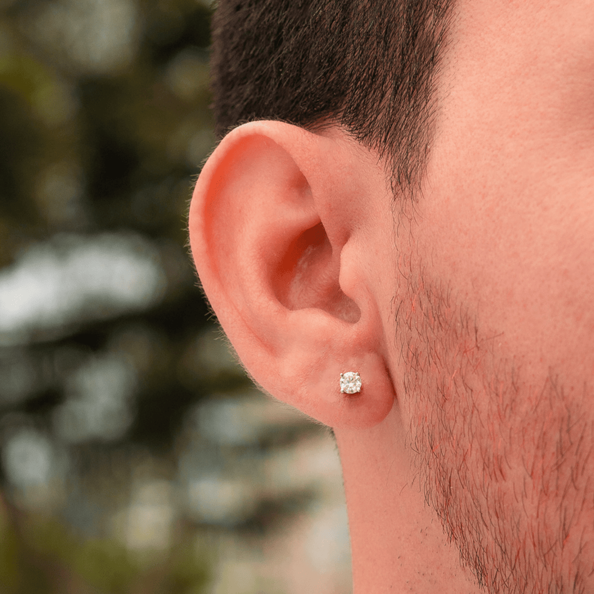 Arete Prisma 4mm – Plata 925 con Moissanita – detalle 6