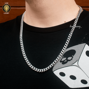 Cadenas | Lion Luxury
